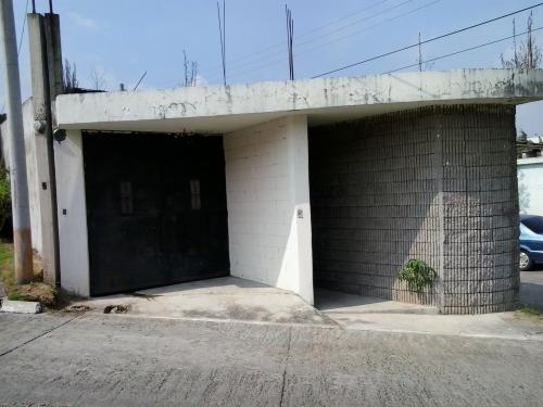 Vendo Linda Casa con terreno extra en Altos de barcenas3!!