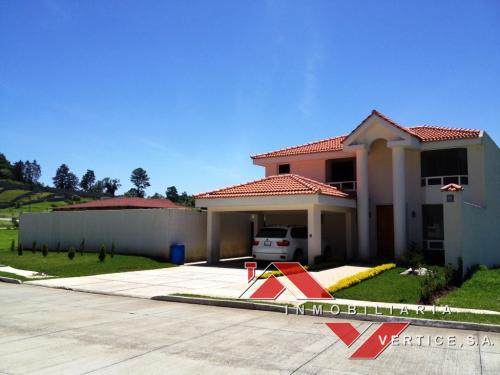 Vendo casa en Km.25.5 Carretera a El Salvador, Condominio La Fontana I