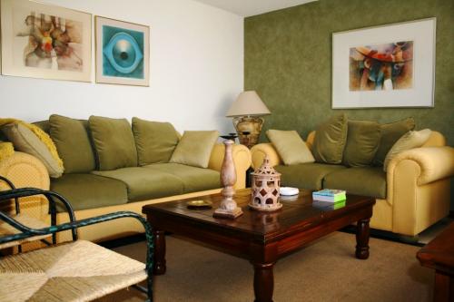 Vendo casa en zona 14, cerca de La Villa