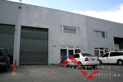 Alquilo ofibodega en zona 12, frente a Embotelladora Maravilla, calzada Aguilar Batres