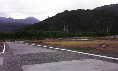 TERRENO PLANO ORILLA CARRETERA AMATITLAN, FINANCIAMIENTO