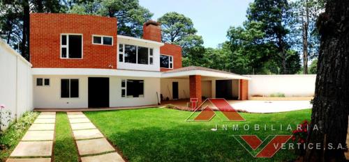 Vendo Preciosa y amplia casa, Zona 16, a 3 minutos de Cayalá