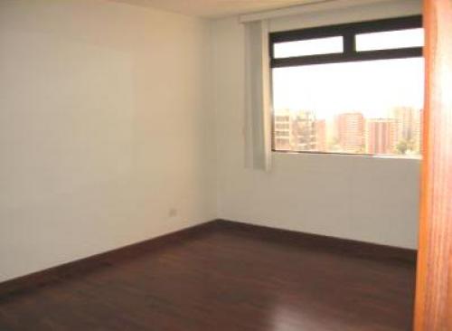 En Guatemala zona 14 alquiler apartamento en edificio Almeira