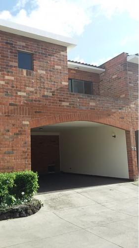 Casa en Alquiler en Condominio Jardines de Mirabel