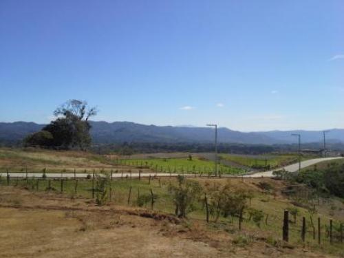 Amplio Terreno desde 13 x 27 metros