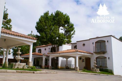 Condominio BOSQUES DE ALBORNOZ CASAS Tipo COLONIALES