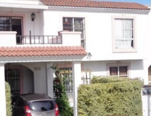 Venta casa en condominio Q. 600,000