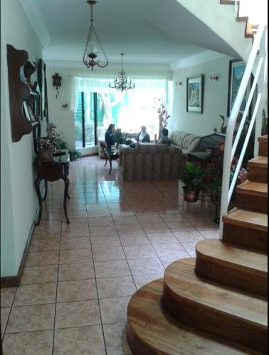 Vendo Casa en VH1 Z.15 Dentro de Condominio