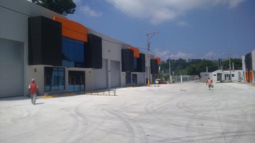 OFIBODEGA LISTA PARA ESTRENAR 234MTS.2 FRENTE AL C.C. PORTALES