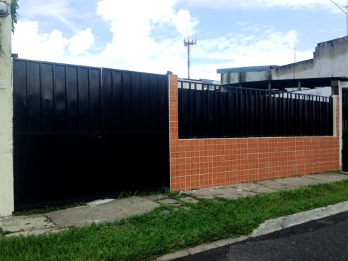 Vendo casa en Colonia 1ro de Mayo, zona 11 de Mixco