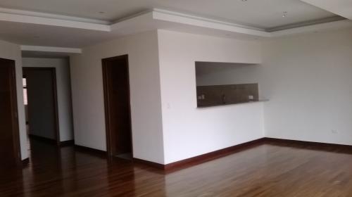 VENDO ELEGANTE APARTAMENTO EN ZONA 10 $165,000.00