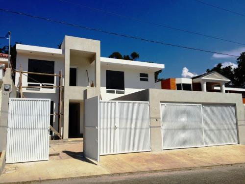3 Casas Monte Pinasco, km. 22 C. Salvador, a 5 minutos de Pradera Concepción