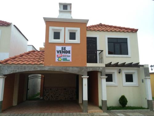 VENTA Casa en Condominio Real Antigua, La Esperanza, Quetzaltenango.
