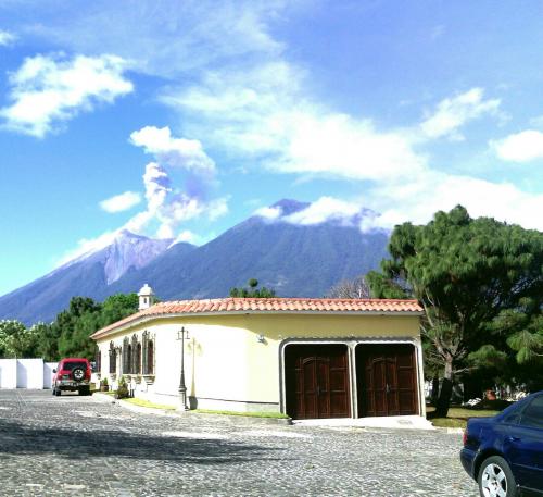 ¡GANGA! VENDO CASA EN CONDOMINIO