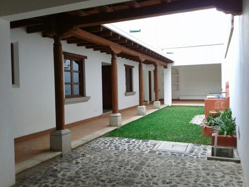 HERMOSA CASA DISPONIBLE EN FINCA LA AZOTEA; ANTIGUA GUATEMALA