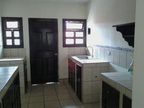 SE ALQUILA CASA A 5 MINUTOS DE ANTIGUA GUATEMALA