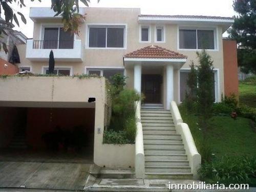 # BONITA CASA EN LA FORESTA