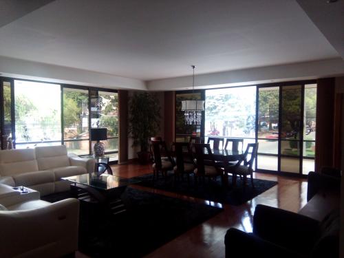 Apartamento Amueblado de 3 Habs. En Renta En Zona 14