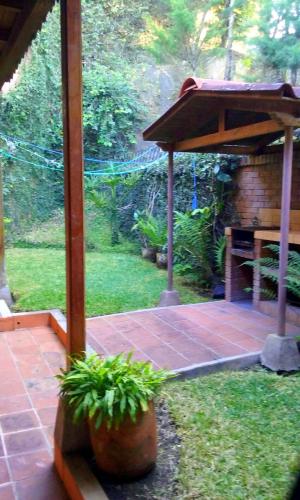 Townhouse para remodelar dentro de Cond. sobre el Blvd. Vista Hermosa I / GuateProperties