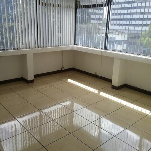 Alquiler de Oficina en Zona 10, Edificio Reforma Montufar