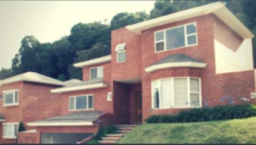 Vendo Hermosa casa carretera a Fraijanes