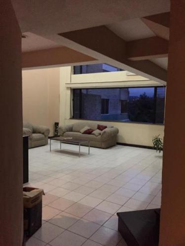 Rento Apartamento de 2 habitaciones en Zona 15