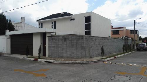 Venta - Casa en Residencial Los Manantiales KM. 19.3 - San José Pinula