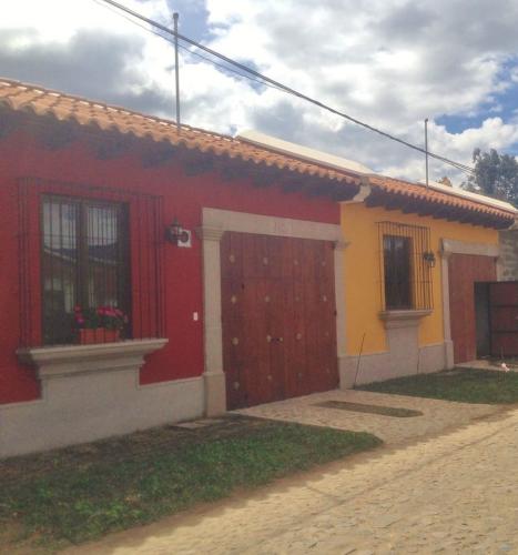 CASA EN VENTA / SAN PEDRO LAS HUERTAS “San Pedro Los Altos”