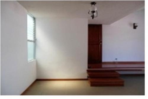 Apartamento en renta zona 15