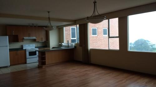 Apartamento en renta zona 13 Nivel Alto