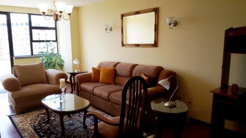 Apartamento en renta amueblado y equipado zona 14 Nivel alto