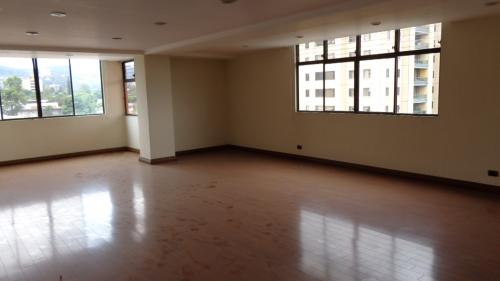 Apartamento en renta zona 15 Nivel Alto