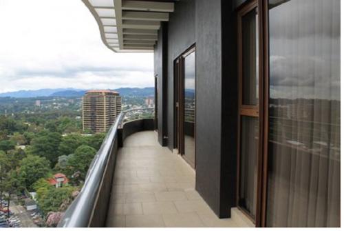 Penthouse en renta zona 10