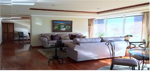 Apartamento en renta zona 14 Nivel Intermedio