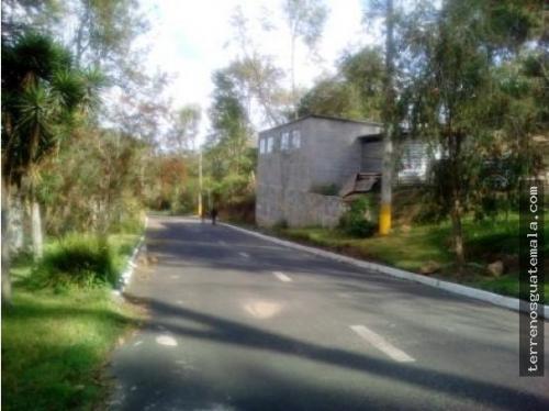 Carr. Salvador, terreno de 13x27mts a Q80421.00