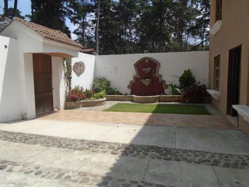 CITYMAX ANTIGUA VENDE CASA EN HACIENDA SANTO DOMINGO. SAN LUCAS