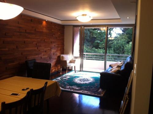 ALQUILO PRECIOSO APARTAMENTO AMUEBLADO EN ZONA 10 INFORMACIÓN 5805-0508