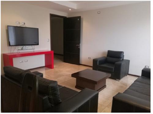 Apartamento en renta amueblado y equipado zona 15 Nivel Bajo