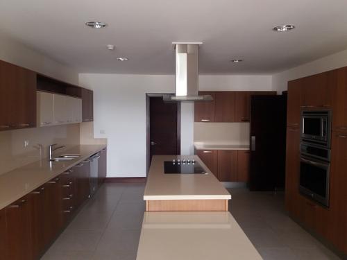 RENTO/VENDO Apartamento en Tiffanyss Zona 14