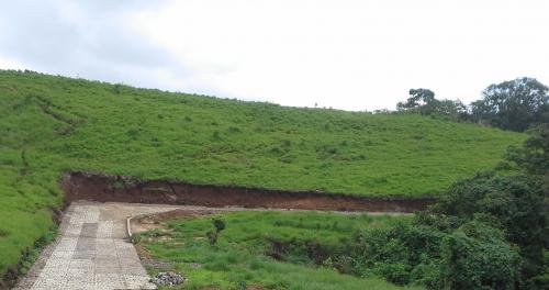 Carr. Salvador, terreno de 13x27mts a Q80421.00