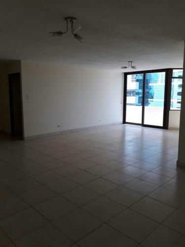 Apartamento en renta zona 10