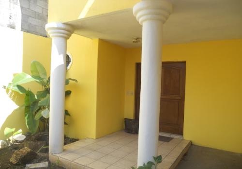Se vende casa en Ciudad San Cristóbal, zona 8 de Mixco