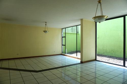 Casa en renta, Zona 15