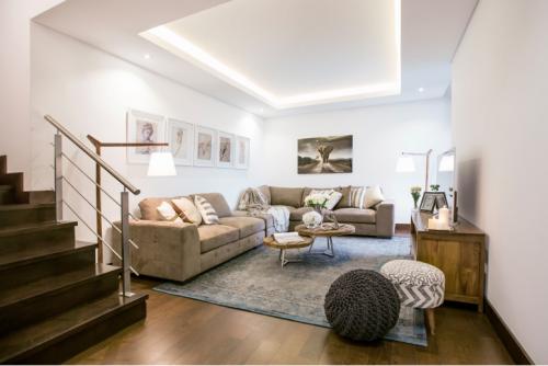 Vendo casa en zona 16, 4 dormitorios, 400m2, 6 parqueos