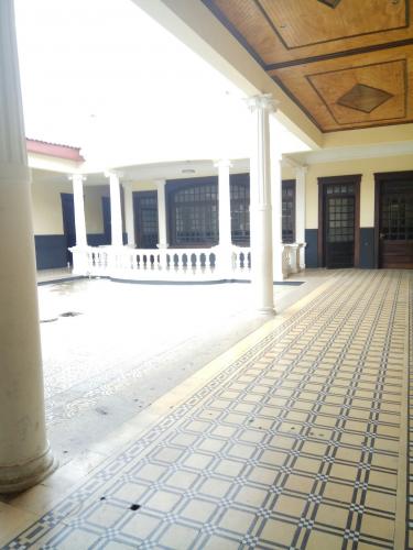 Alquilo casa em zona 1 ideal para negocio u oficina en centro histórico