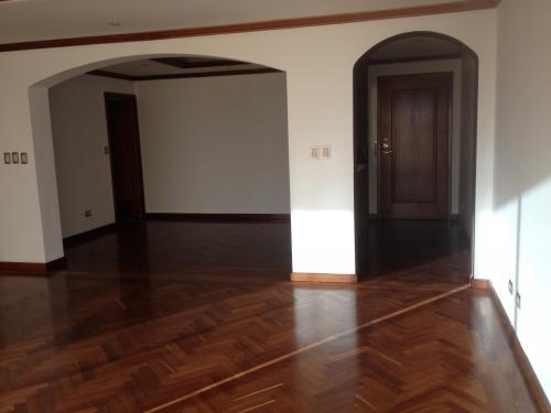 APARTAMENTO EN EDIFICIO L’ EXCELLENCE, ZONA 14, AMPLIO, BUENA UBICACIÓN.