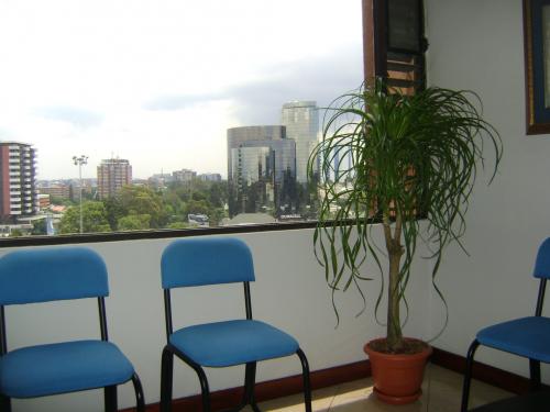 OFICINA EN RENTA EDIFICIO MÉDICO EL OBELISCO ZONA 10