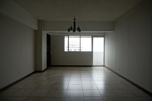 Apartamento en renta, Zona 13