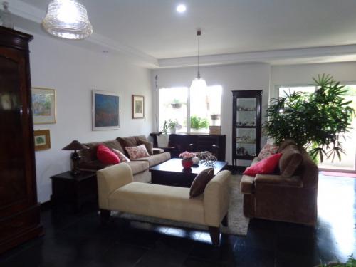 MUNDO INMOBILIARIO VENDE AMPLIO APARTAMENTO ZONA 14