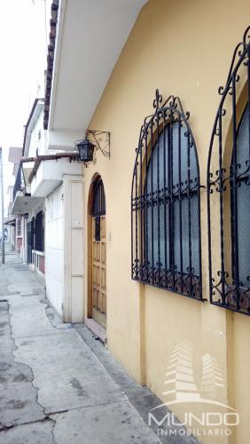 MUNDO INMOBILIARIO VENDE CASA EN ZONA 1 CENTRO HISTORICO